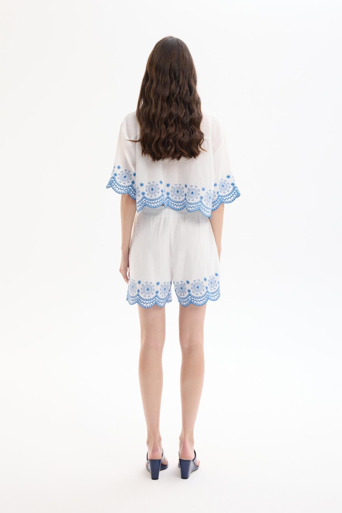 Quzu Embroidered Detail Shorts Ecru