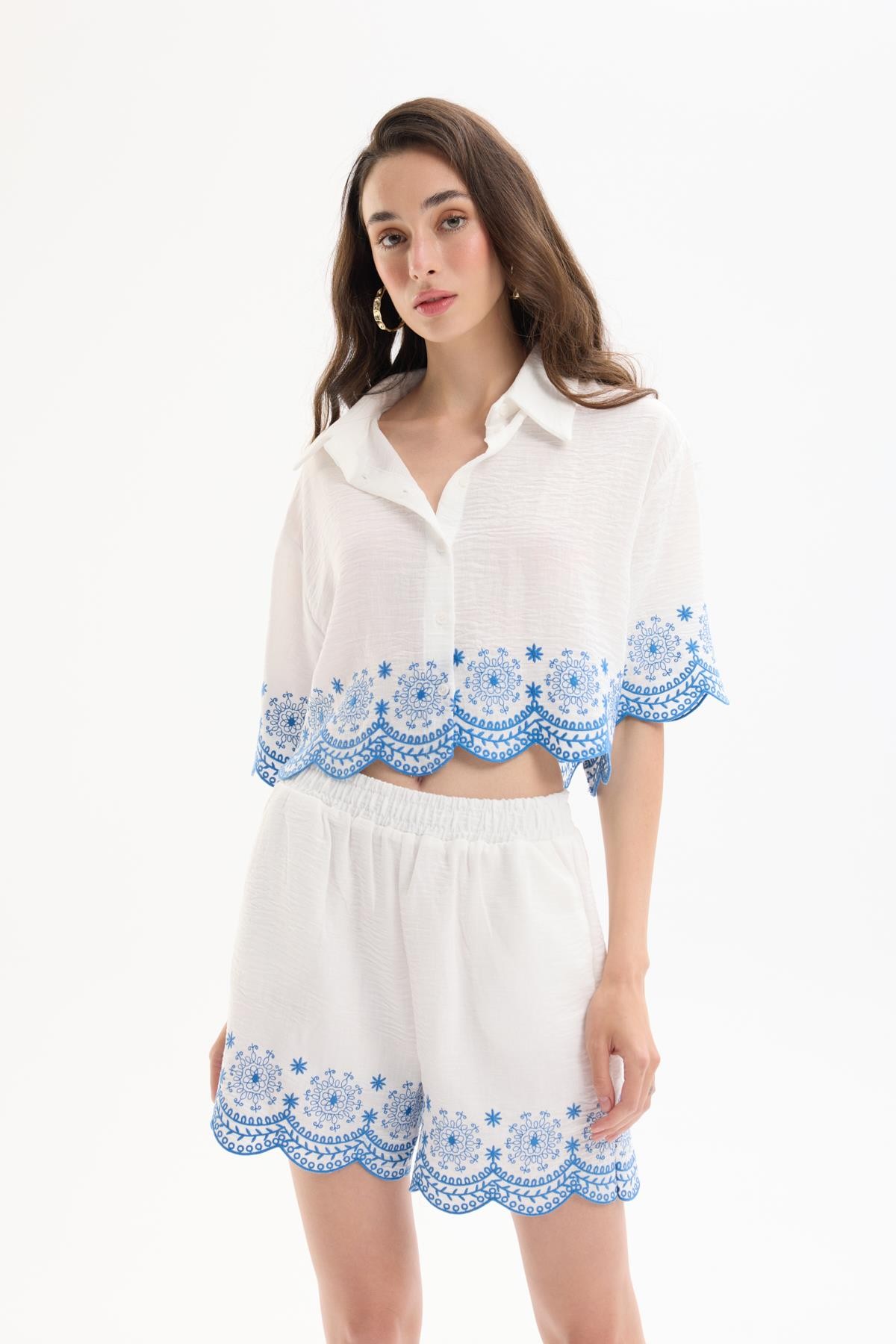 Quzu Embroidered Detail Shorts Ecru