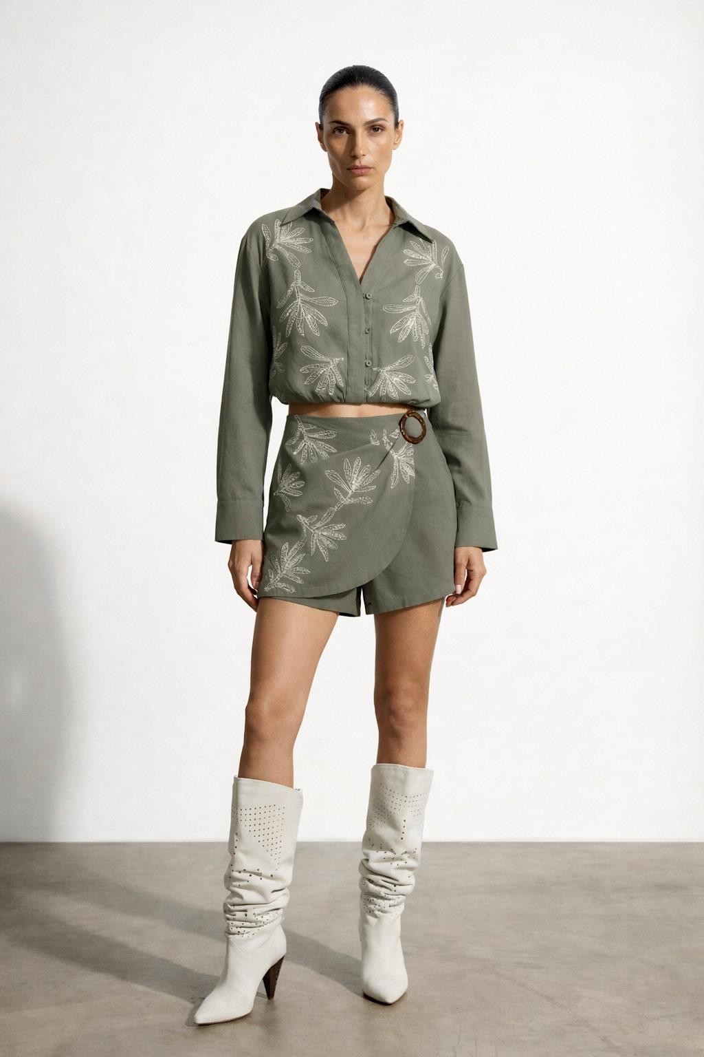 Quzu Nakış Detaylı Şort Etek Haki