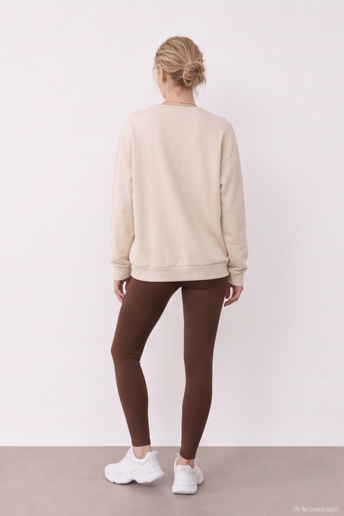 Quzu Nakış Detaylı Sweatshirt Bej