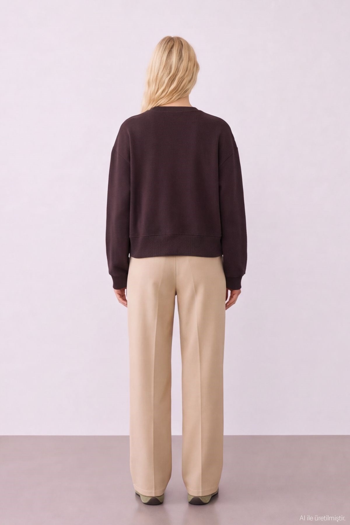 Quzu Nakış Detaylı Sweatshirt Kahve