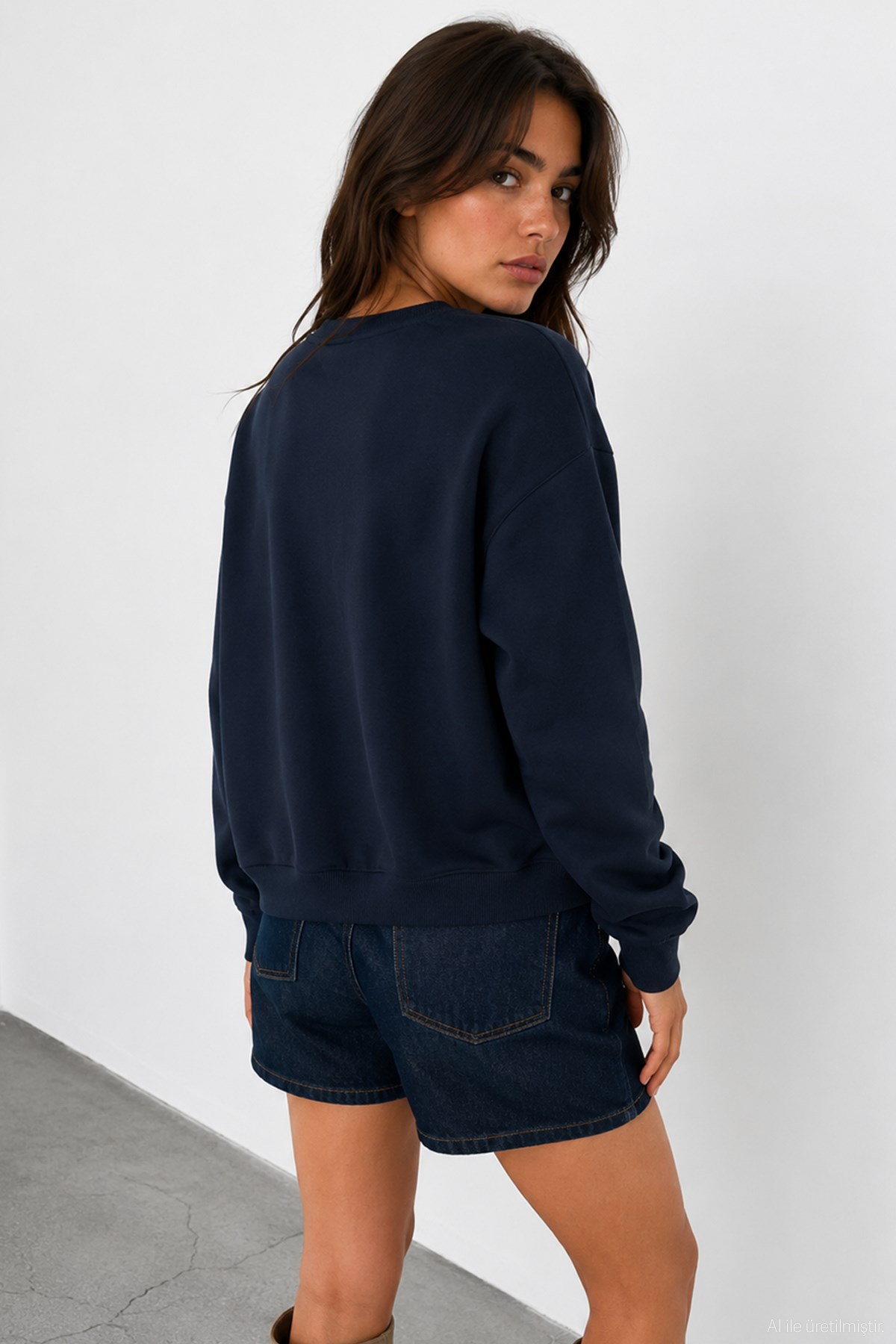 Quzu Nakış Detaylı Sweatshirt Lacivert