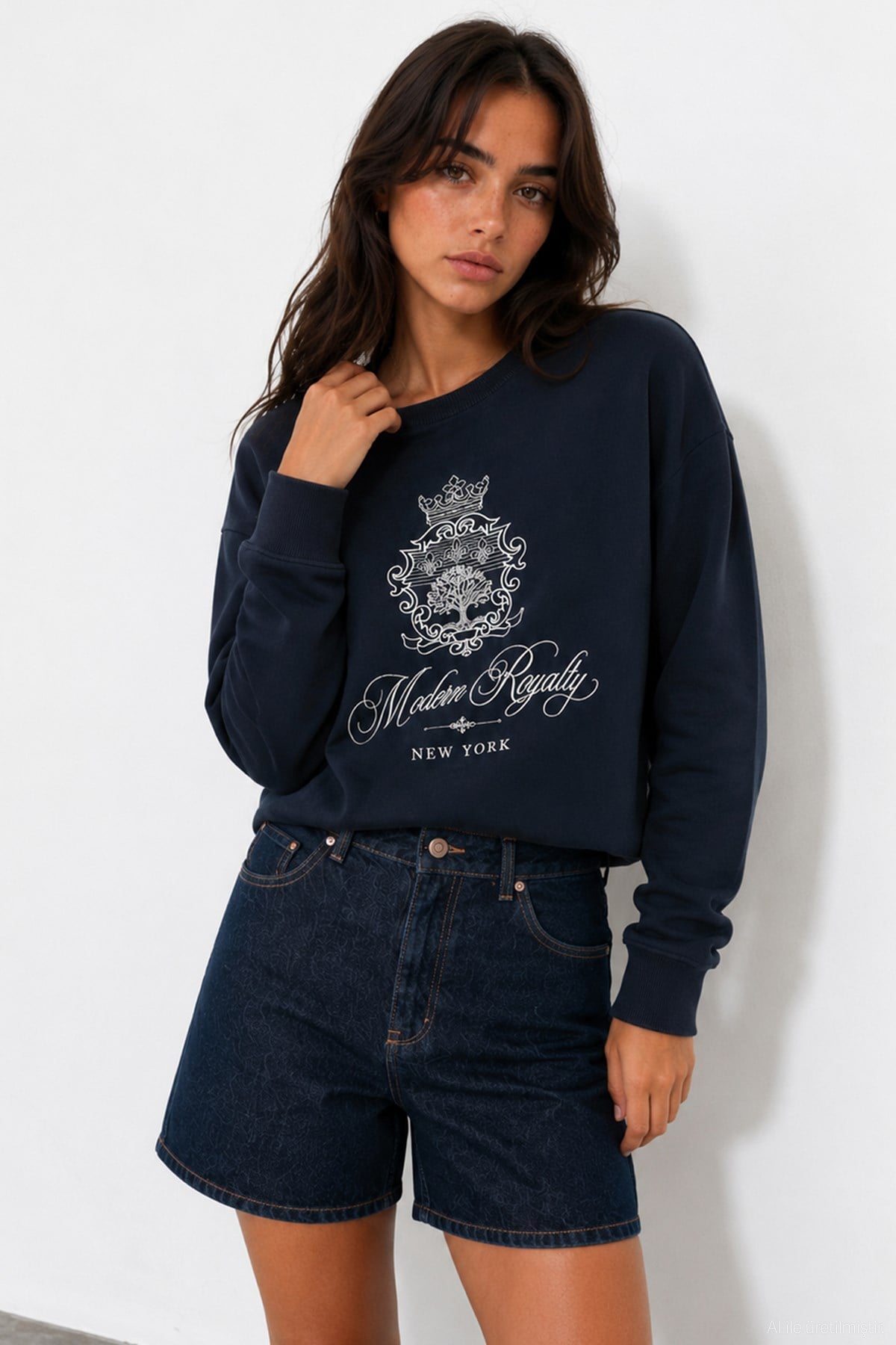 Quzu Nakış Detaylı Sweatshirt Lacivert