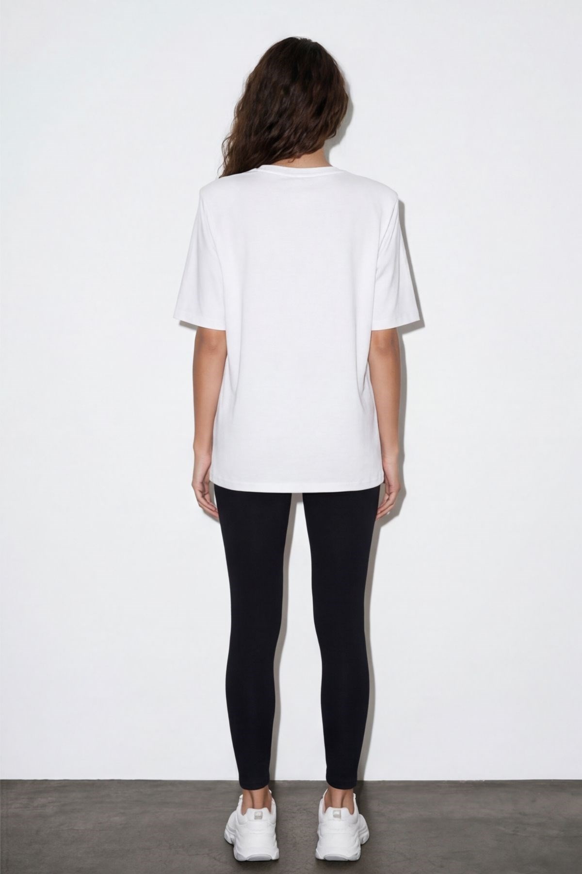 Quzu Nakış Detaylı T-shirt Ekru
