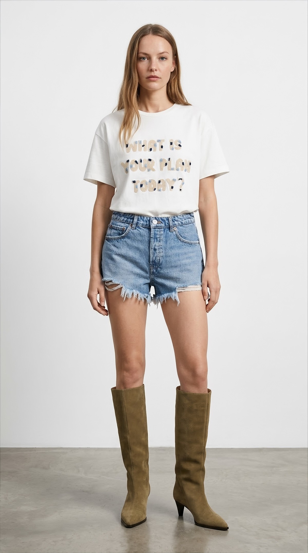 Quzu Nakış Detaylı T-shirt Ekru