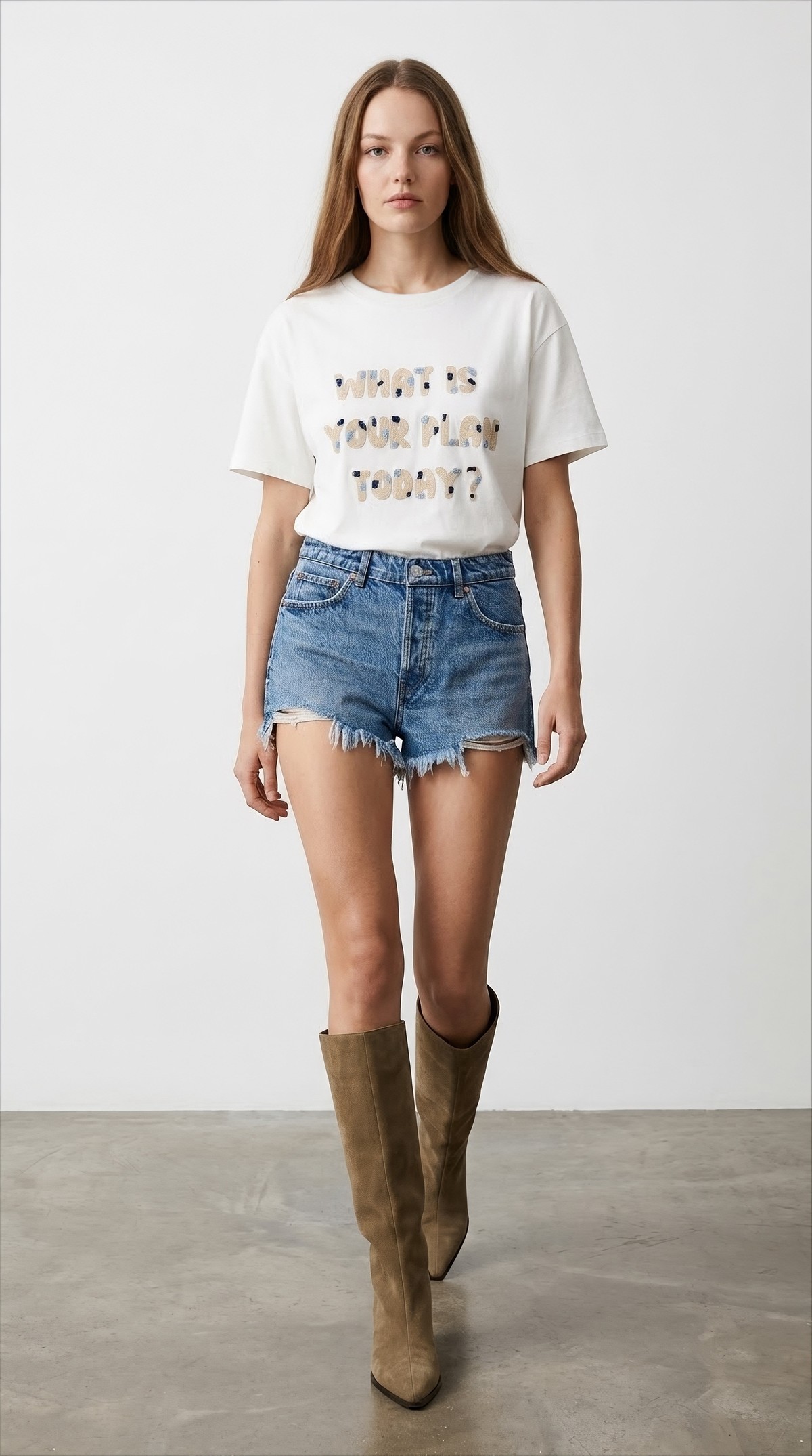 Quzu Nakış Detaylı T-shirt Ekru