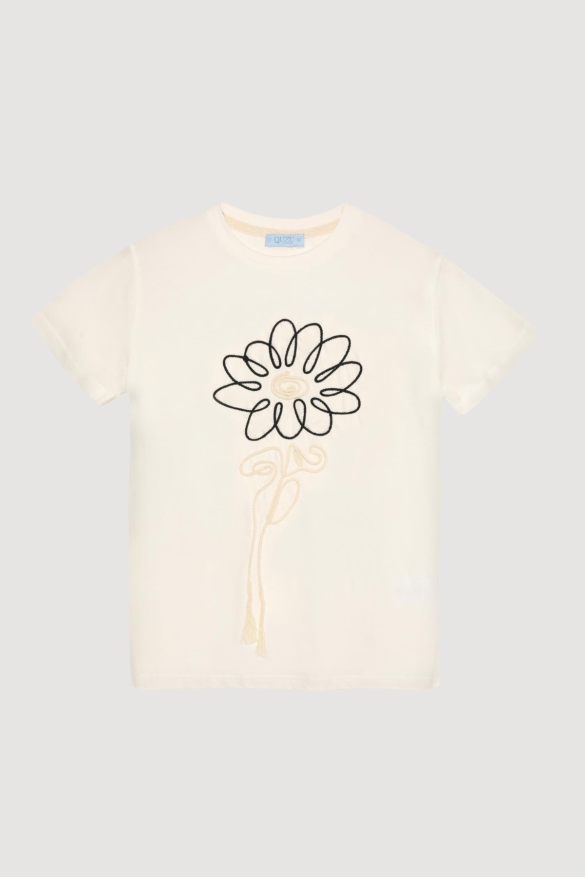 Quzu Nakış Detaylı T-shirt Ekru