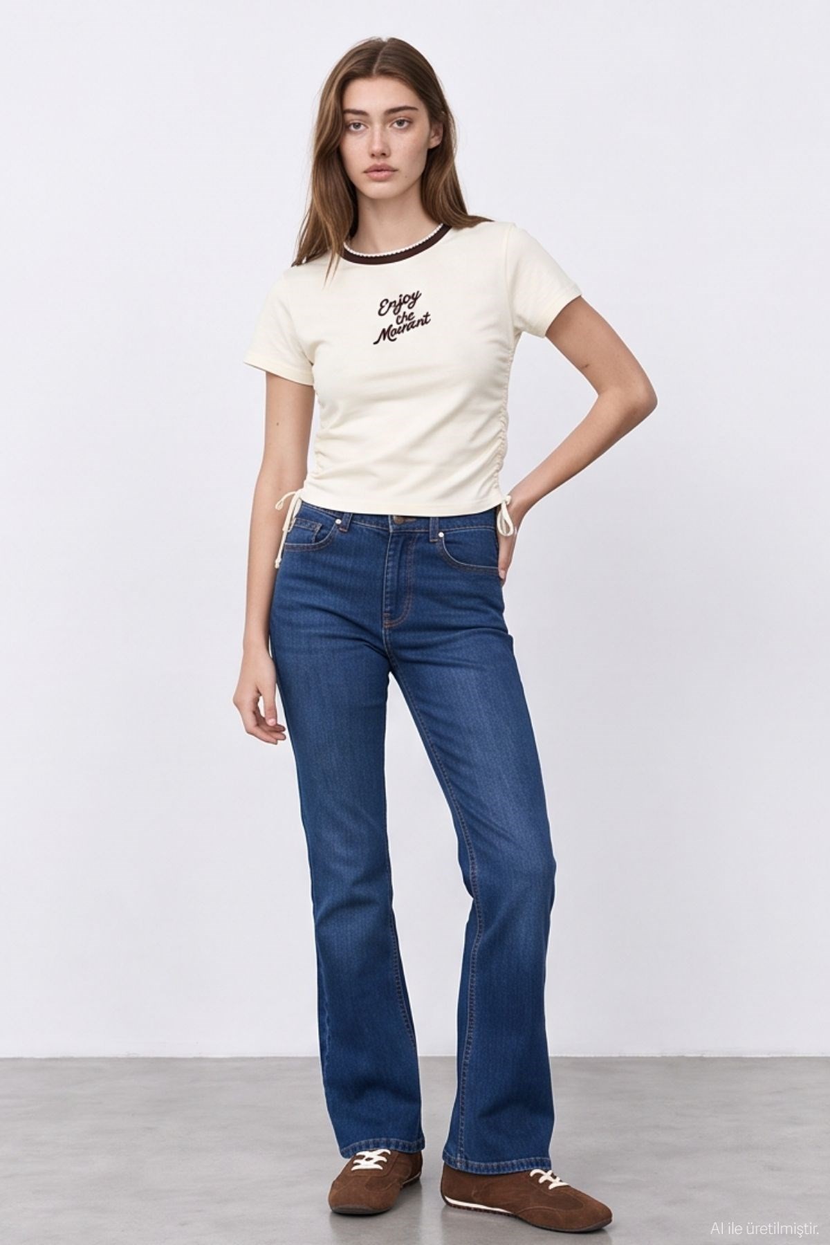 Quzu Nakış Detaylı T-shirt Krem
