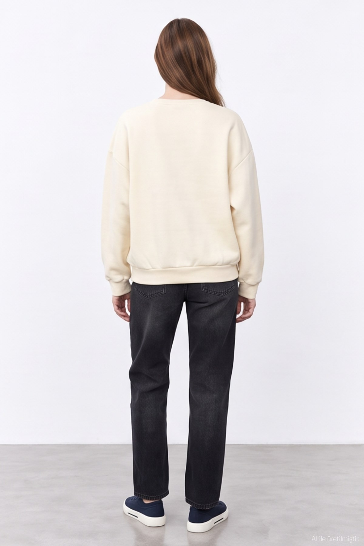 Quzu Nakışı Detaylı Sweatshirt Krem