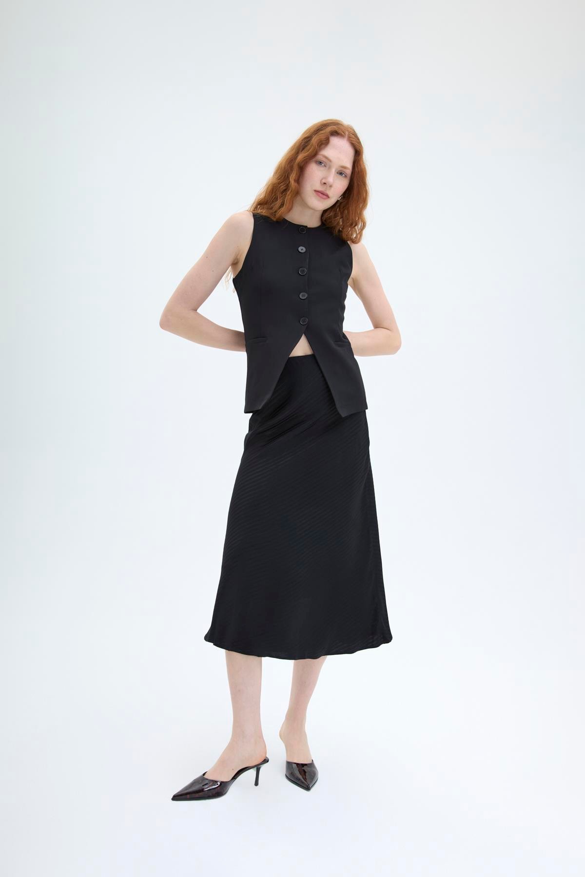 Quzu Önü Düğmeli Yelek Siyah