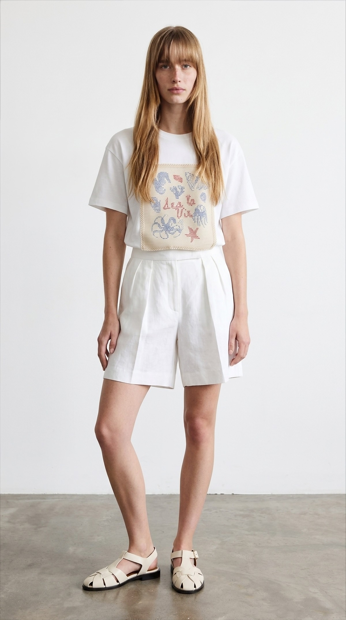 Quzu Patch Detaylı T-shirt Ekru