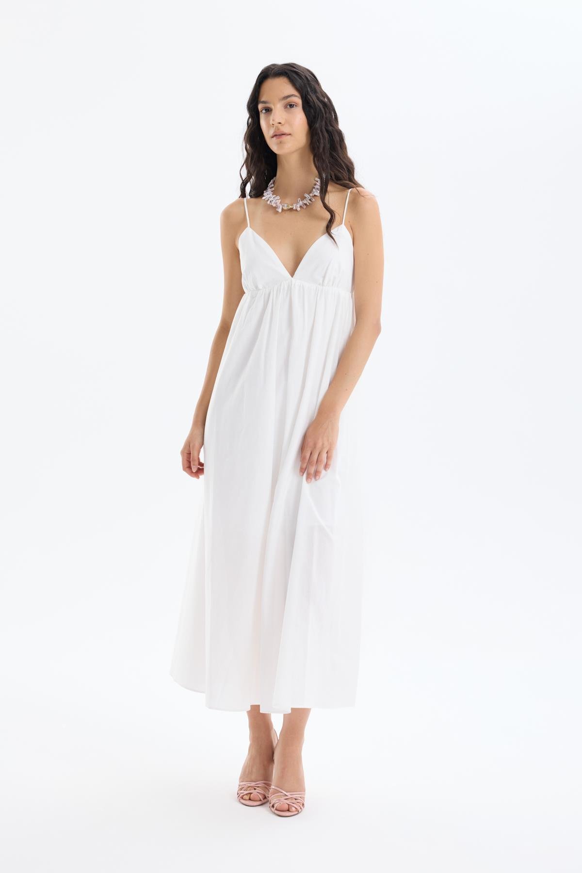 Quzu Sırt Detaylı Askılı Maxi Elbise Ekru