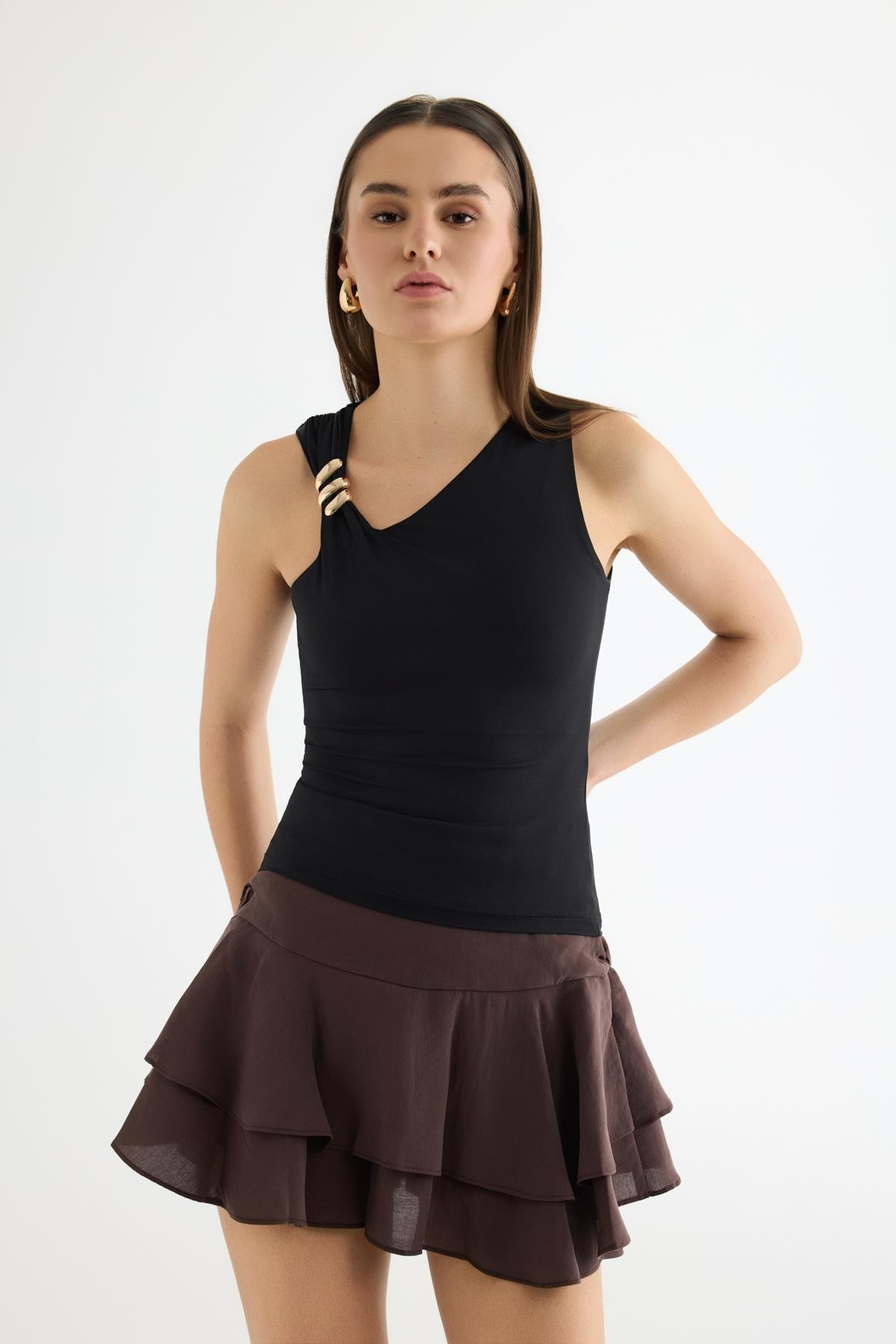 Quzu Toka Detaylı Asimetrik Bluz Siyah