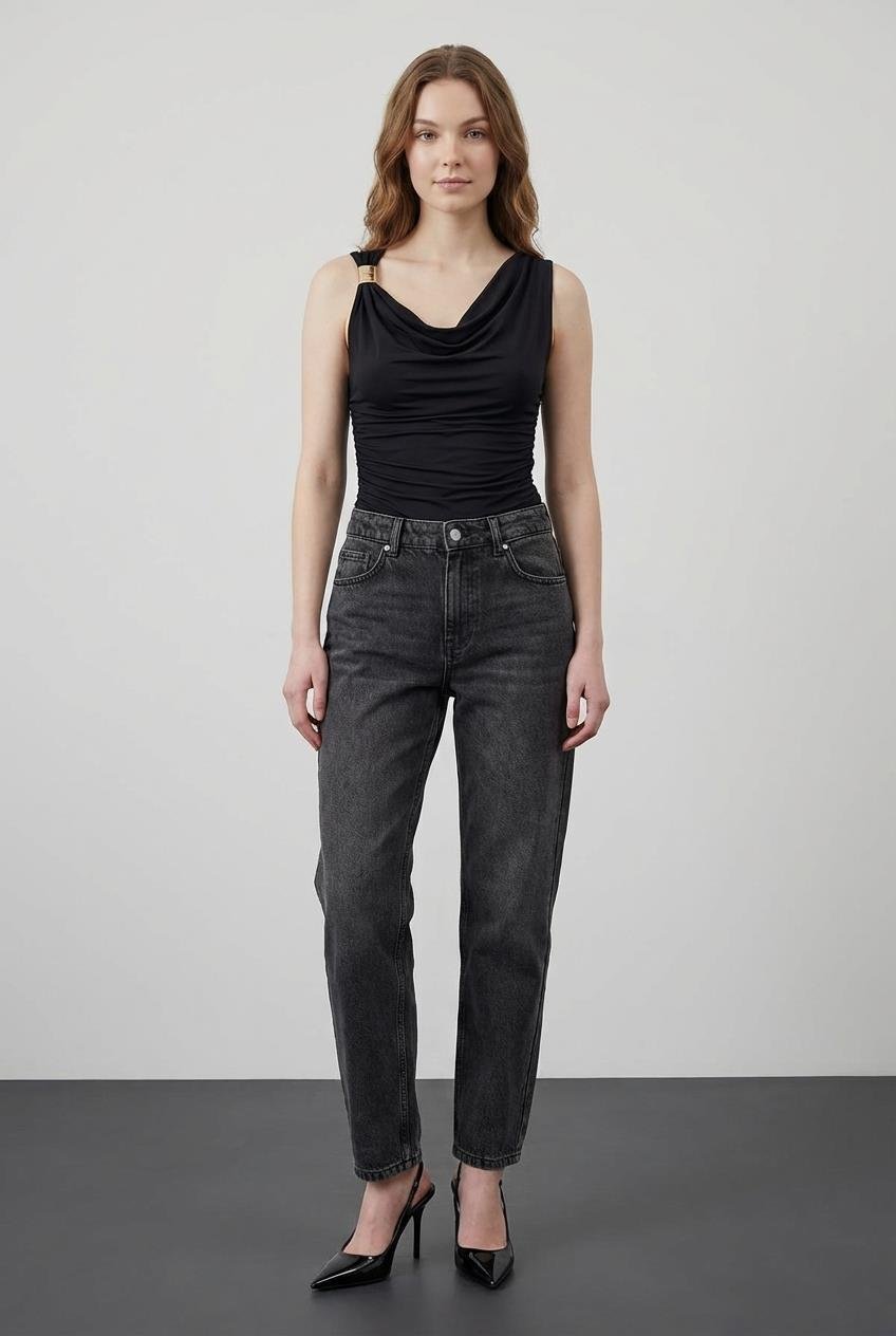 Quzu Toka Detaylı Bluz Siyah