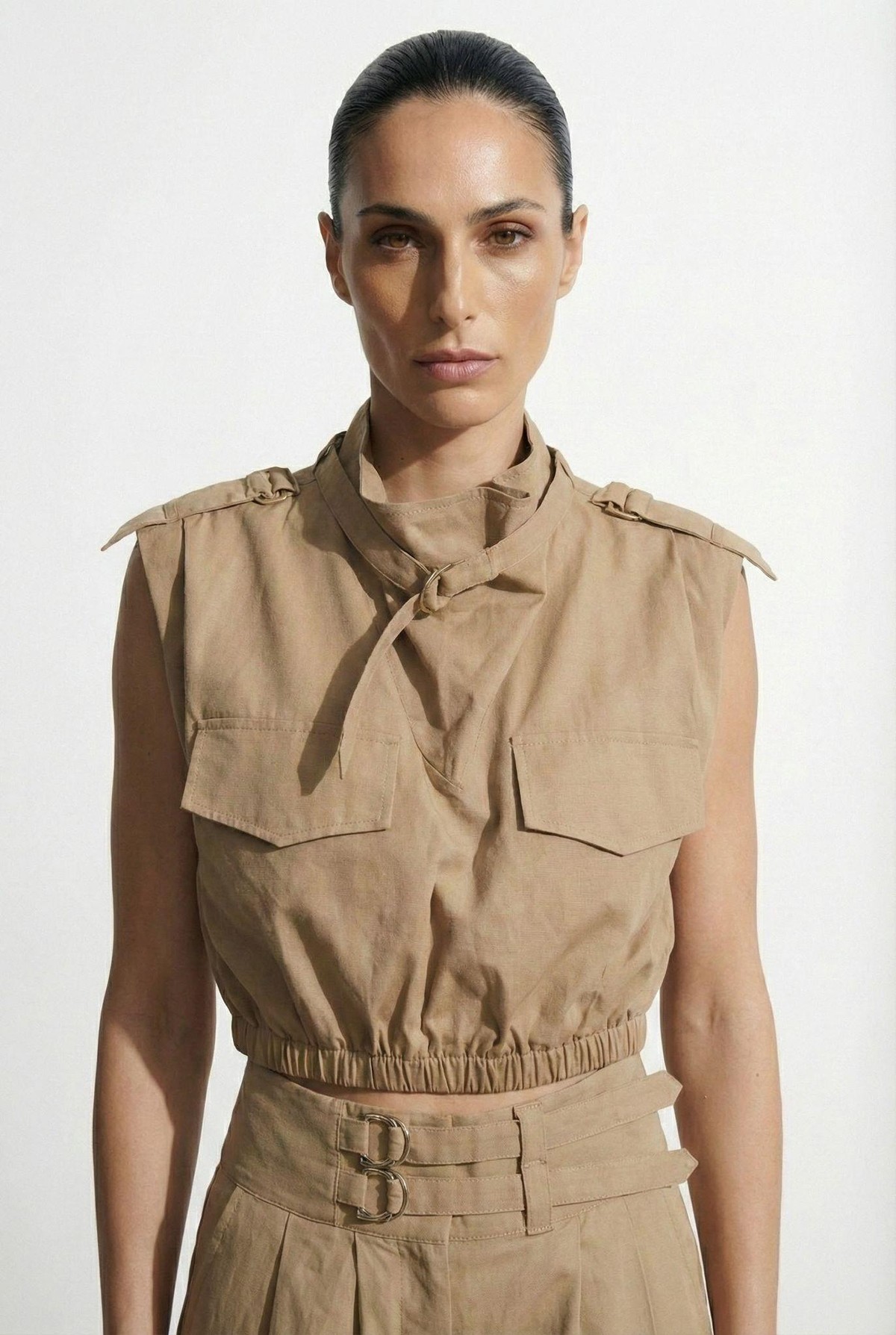 Quzu Toka Detaylı Crop Bluz Bej