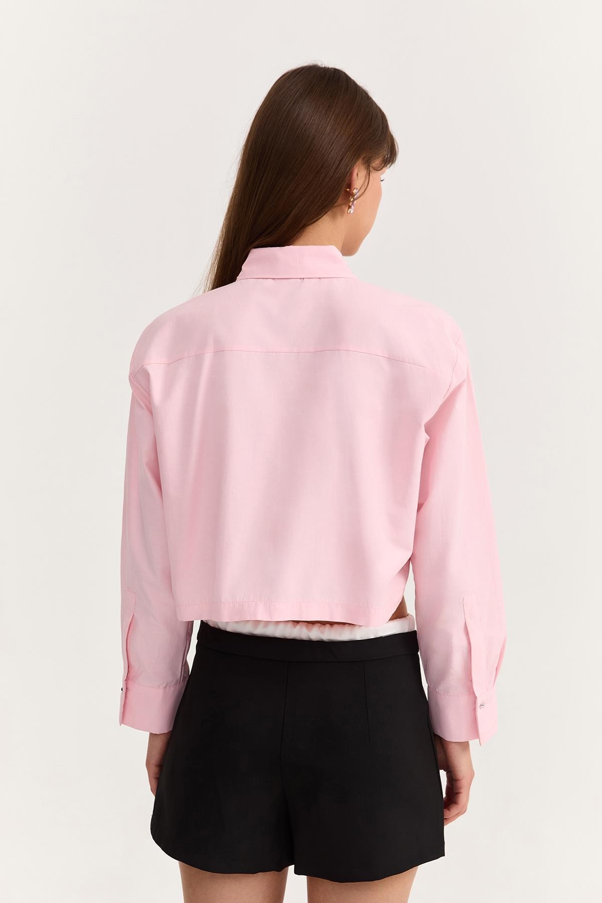 Quzu Trok Detaylı Crop Gömlek Pembe
