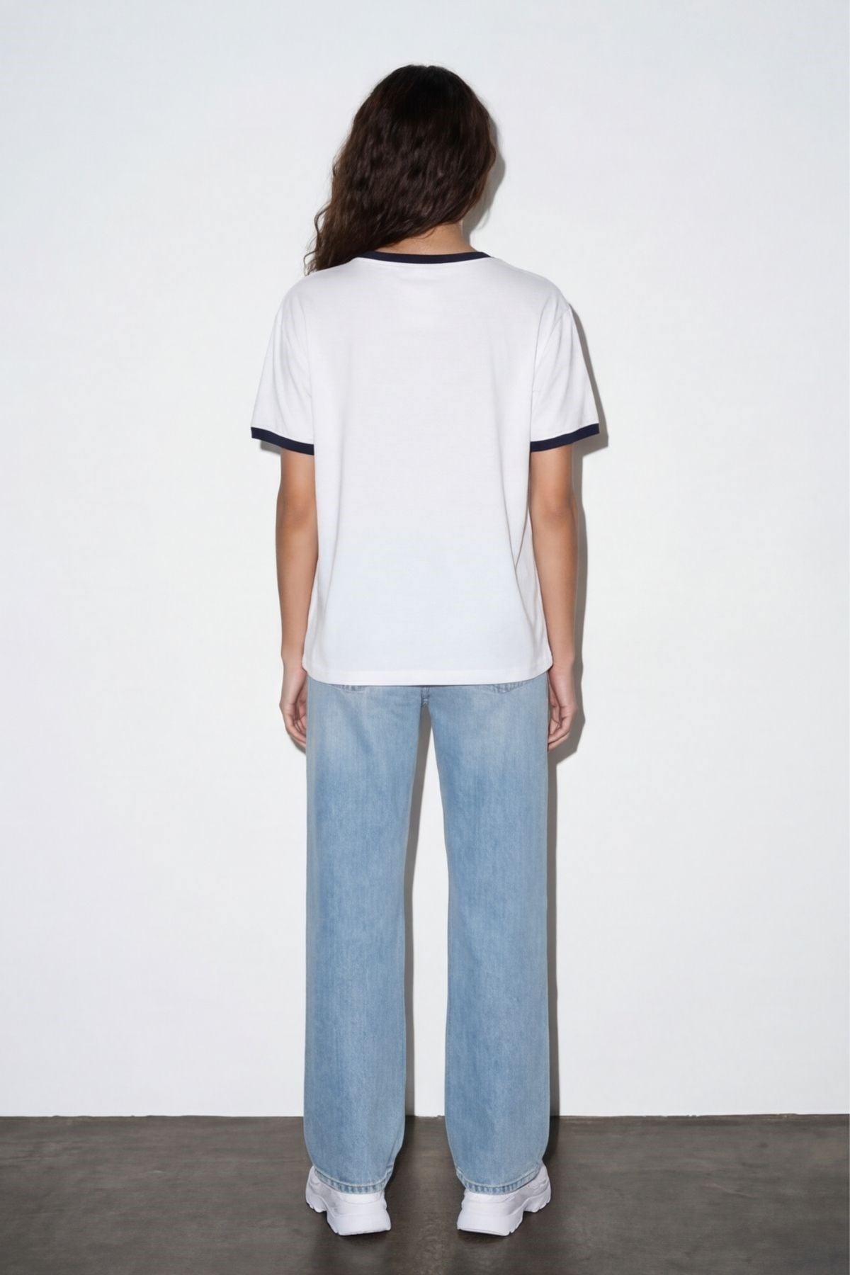 Quzu Trok Detaylı T-shirt Ekru