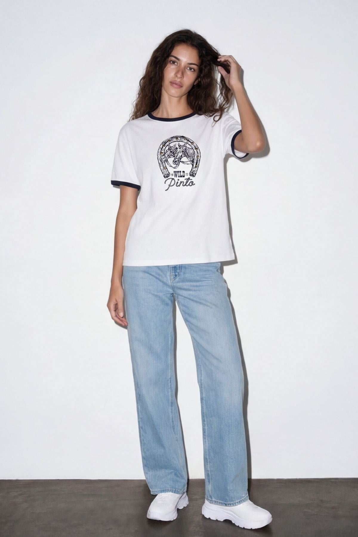 Quzu Trok Detaylı T-shirt Ekru