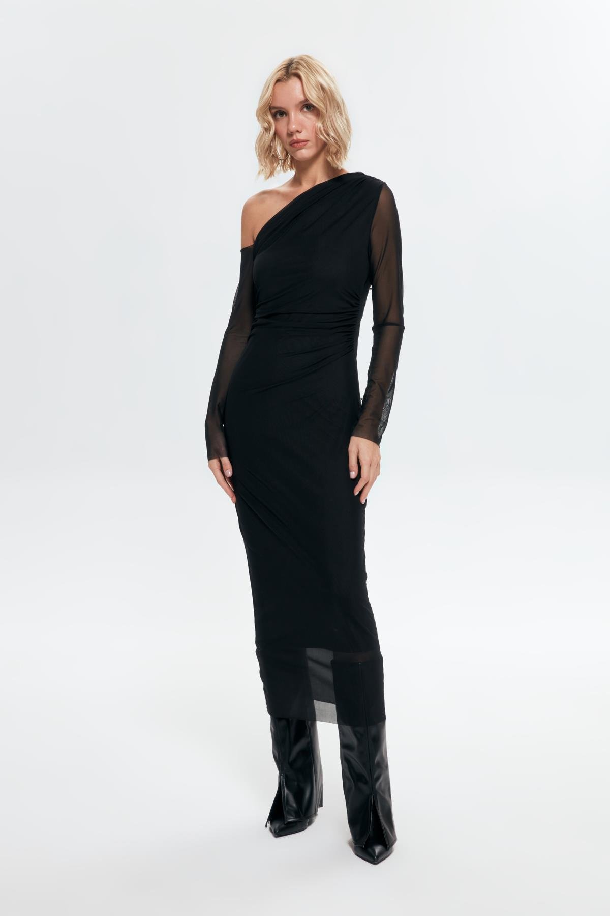 Quzu Tül Detaylı Elbise Siyah