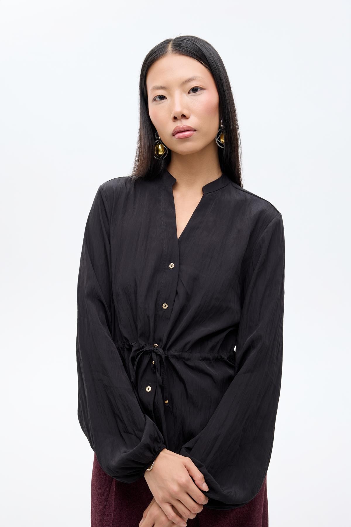 Quzu Tünel Detaylı Kraşlı Gömlek Siyah