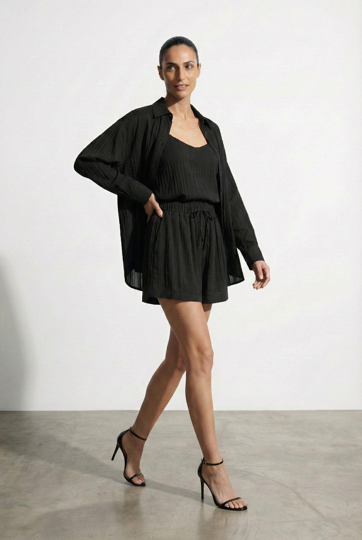 Quzu Uzun Kollu Oversize Gömlek Siyah