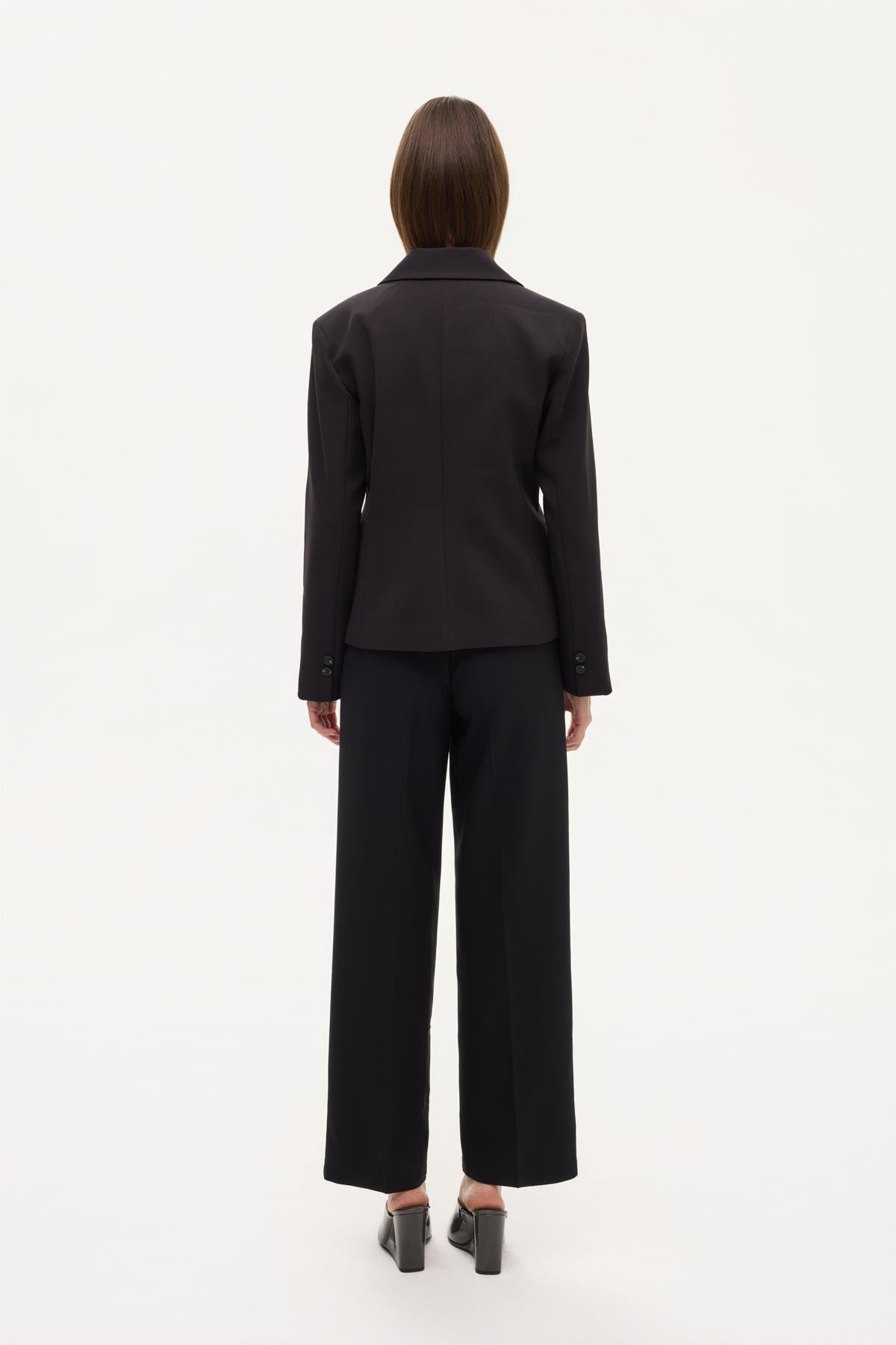 Quzu Vatkalı Ceket Siyah