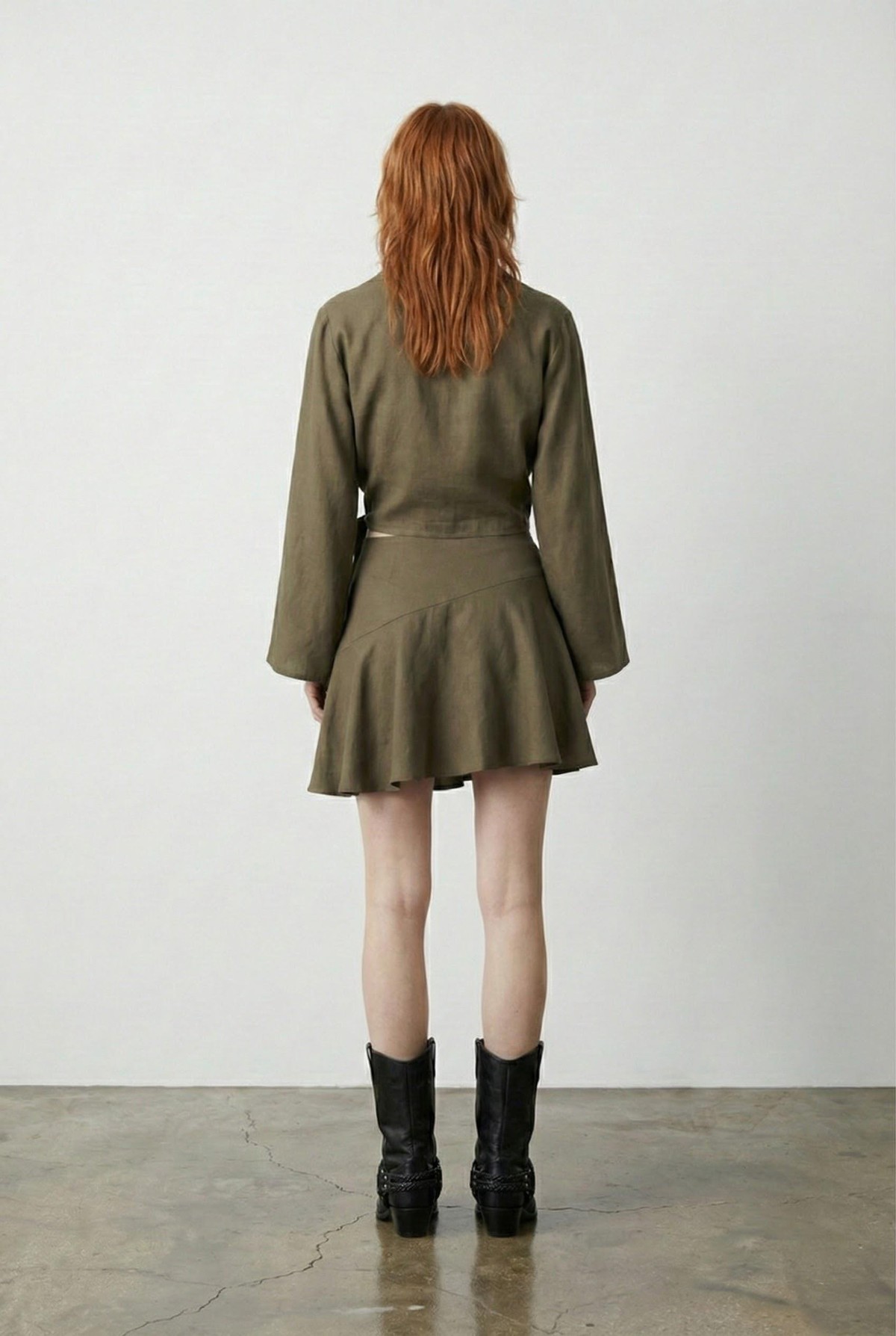 Quzu Volanlı Asimetrik Mini Etek Haki