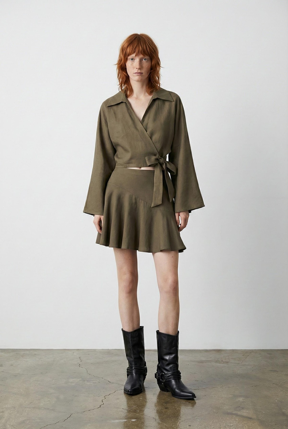 Quzu Volanlı Asimetrik Mini Etek Haki