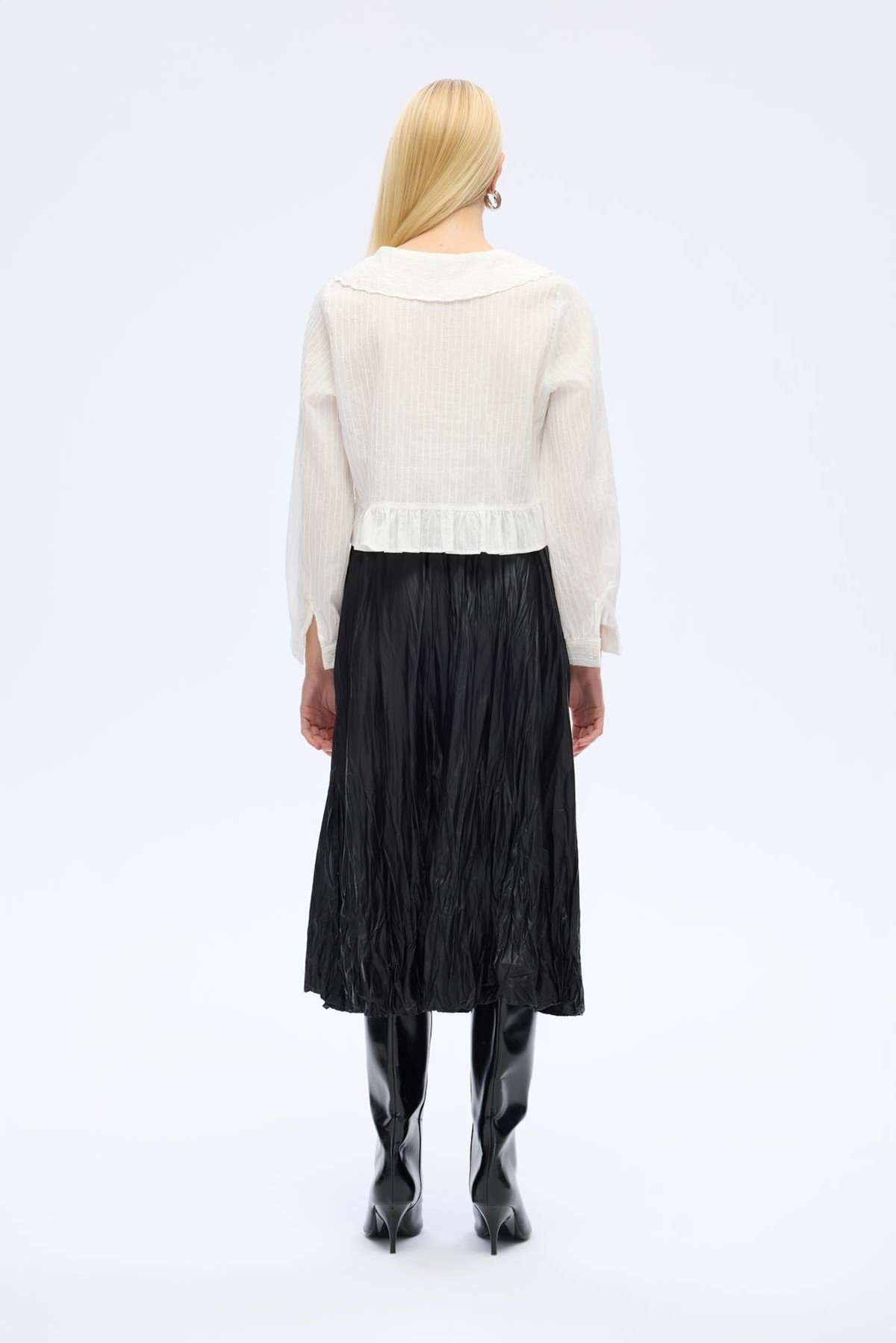 Quzu Yaka Detaylı Bluz Ekru