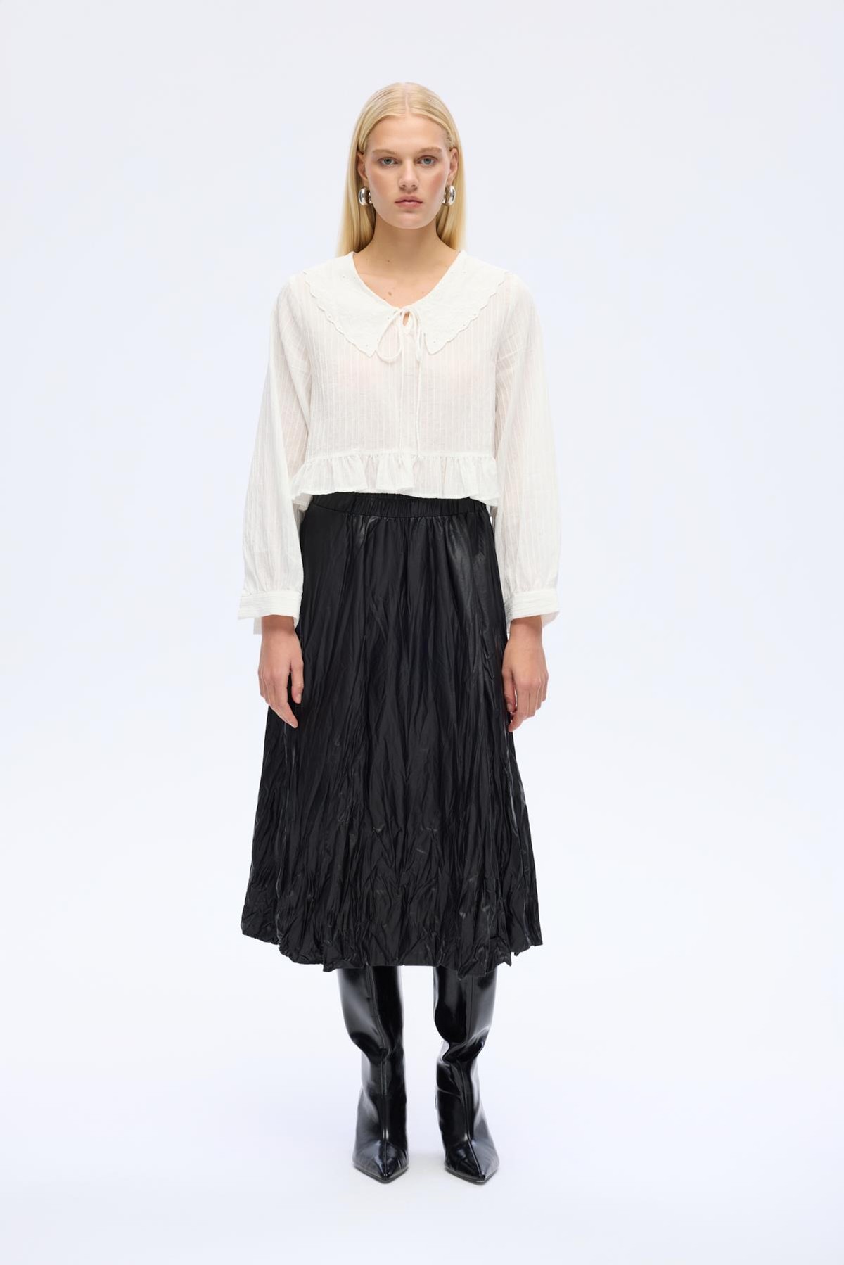 Quzu Yaka Detaylı Bluz Ekru