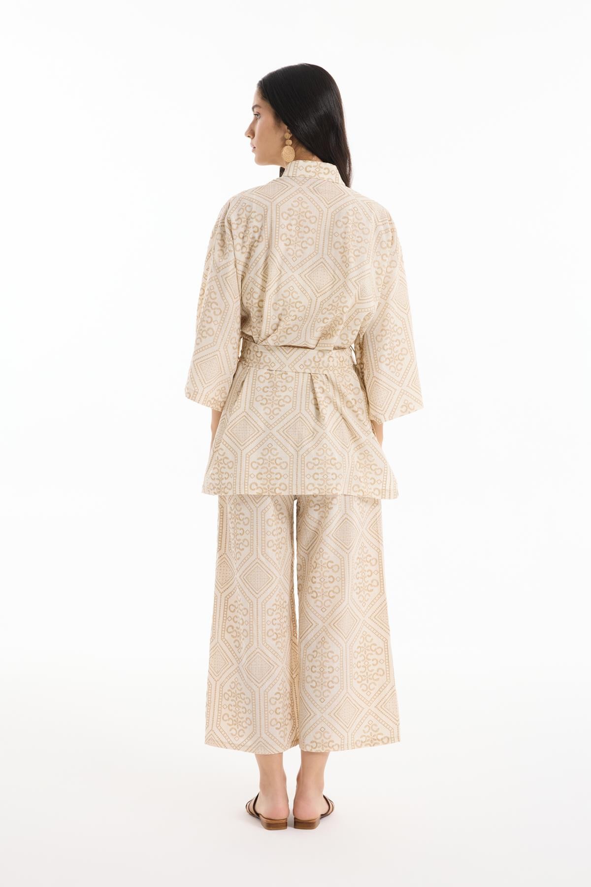 Quzu Yanları Yırtmaç Detaylı Kimono Natur