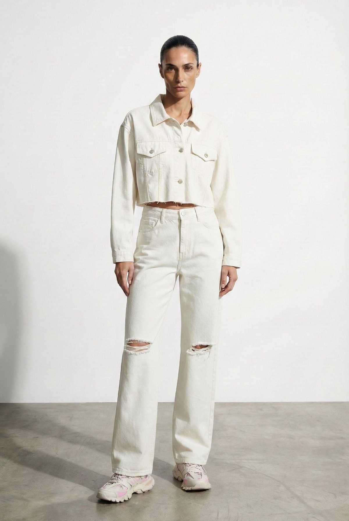 Quzu Yırtık Detaylı Bol Paça Pantolon Ekru