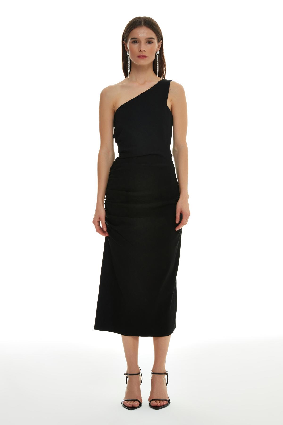 Quzu Yırtmaç Ve Büzgülü Elbise Siyah