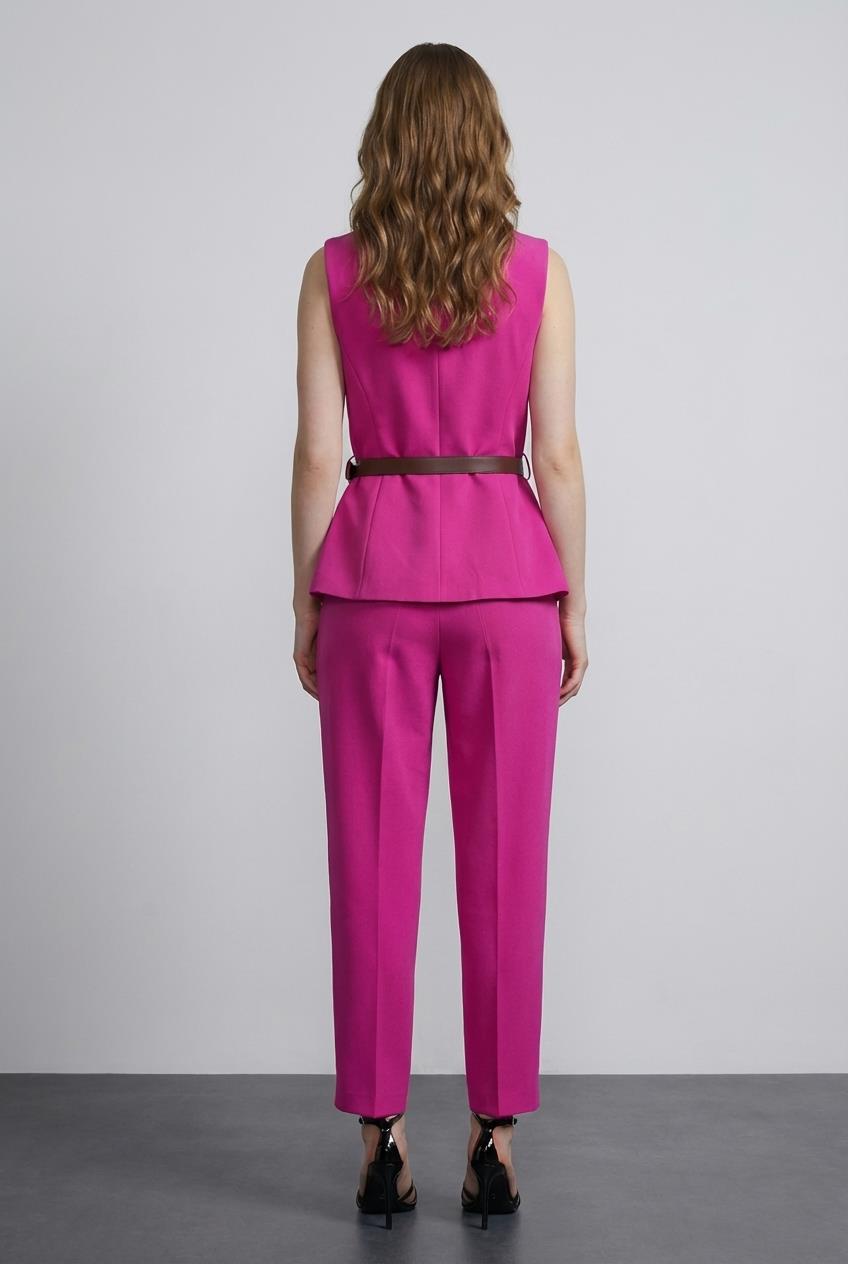 Quzu Yüksek Bel Kemerli Pensli Pantolon Fuşya