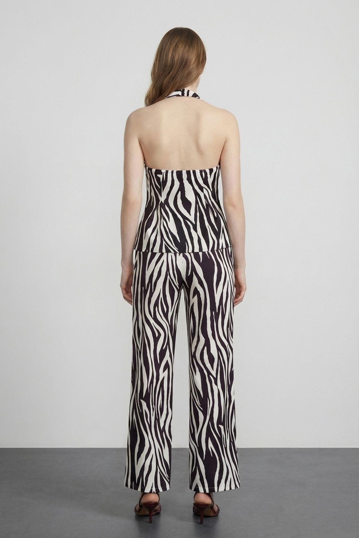 Quzu Zebra Desenli Düğmeli Bluz Kahve