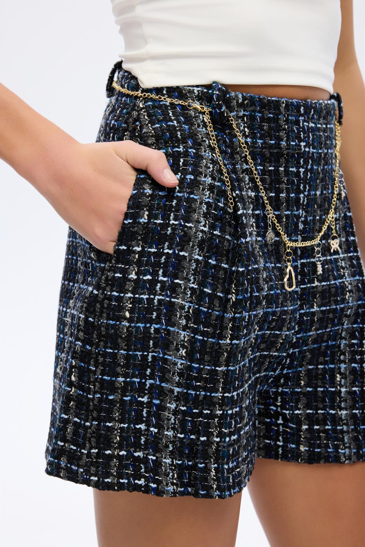 Quzu Zincir Detaylı Şort Lacivert