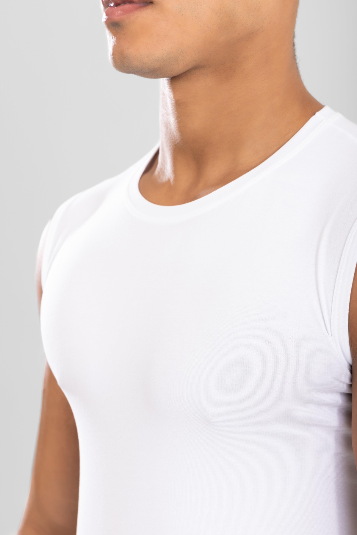 Erkek Bisiklet Yaka Kolsuz Pamuklu Body Fanila Tişört Beyaz