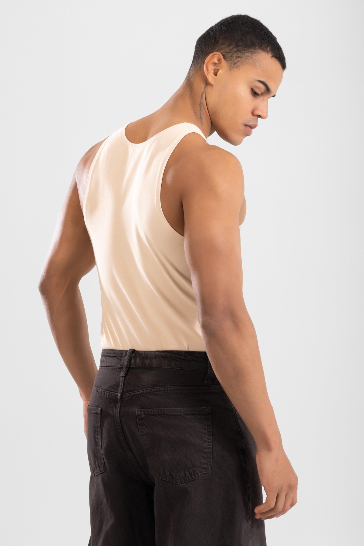 Erkek Gömlek Altı Slim Fit Pamuklu Görünmez Atlet Ten Rengi 3'lü Paket