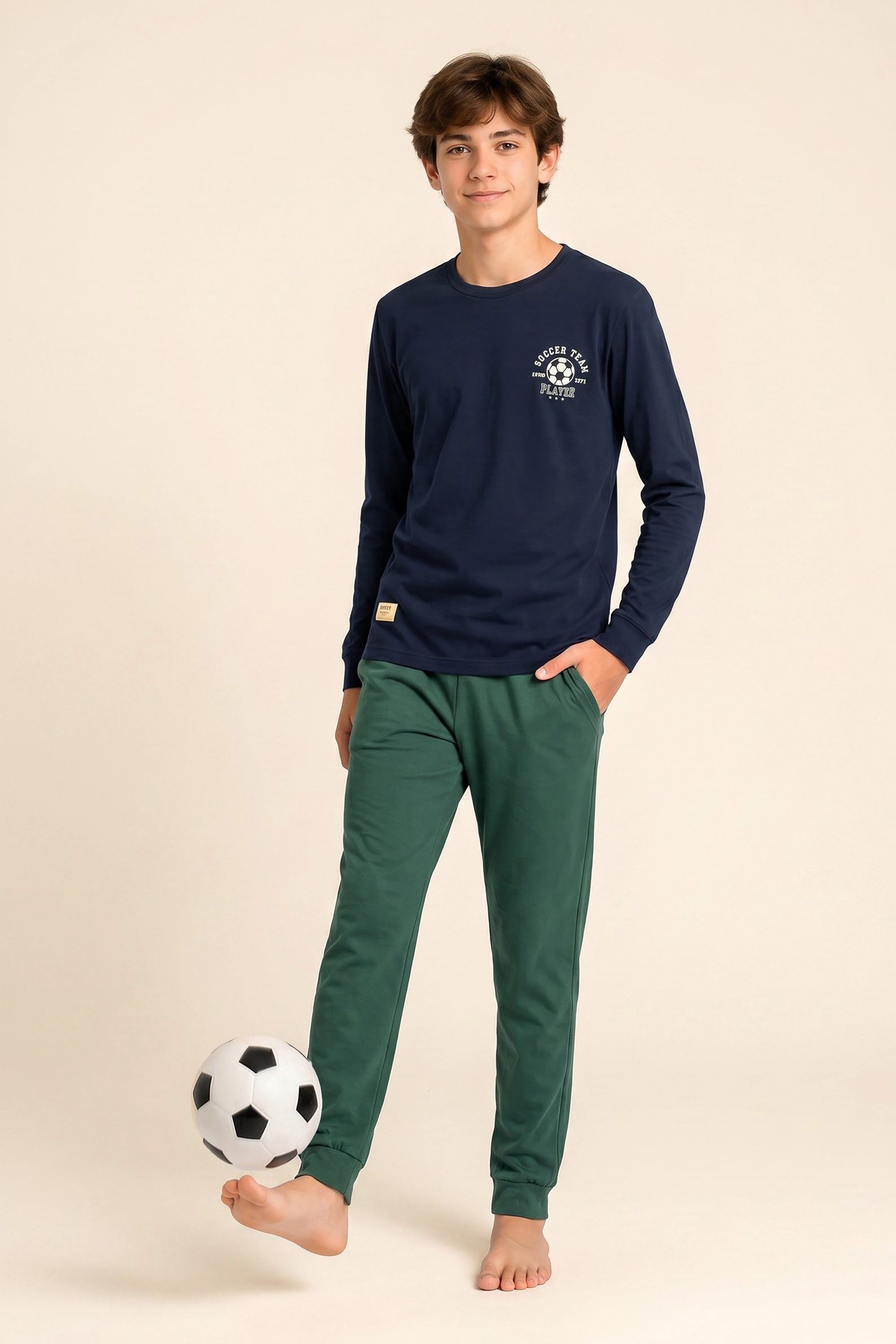 Genç Erkek Çocuk Pamuklu Bisiklet Yaka Futbol Team Baskılı Uzun Kollu Pijama Takımı 9679 Lacivert