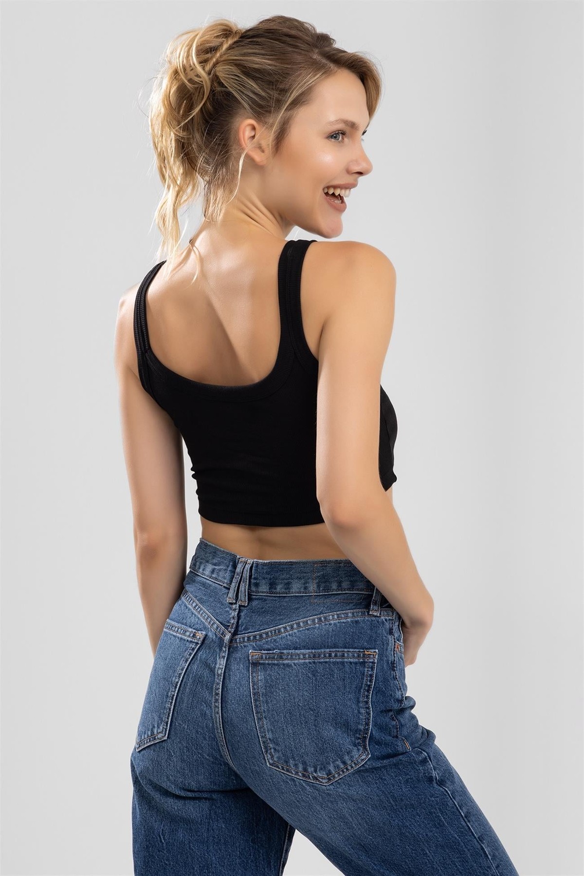 Kadın Oval Yaka Kalın Askılı Kaşkorse Crop Büstiyer Siyah