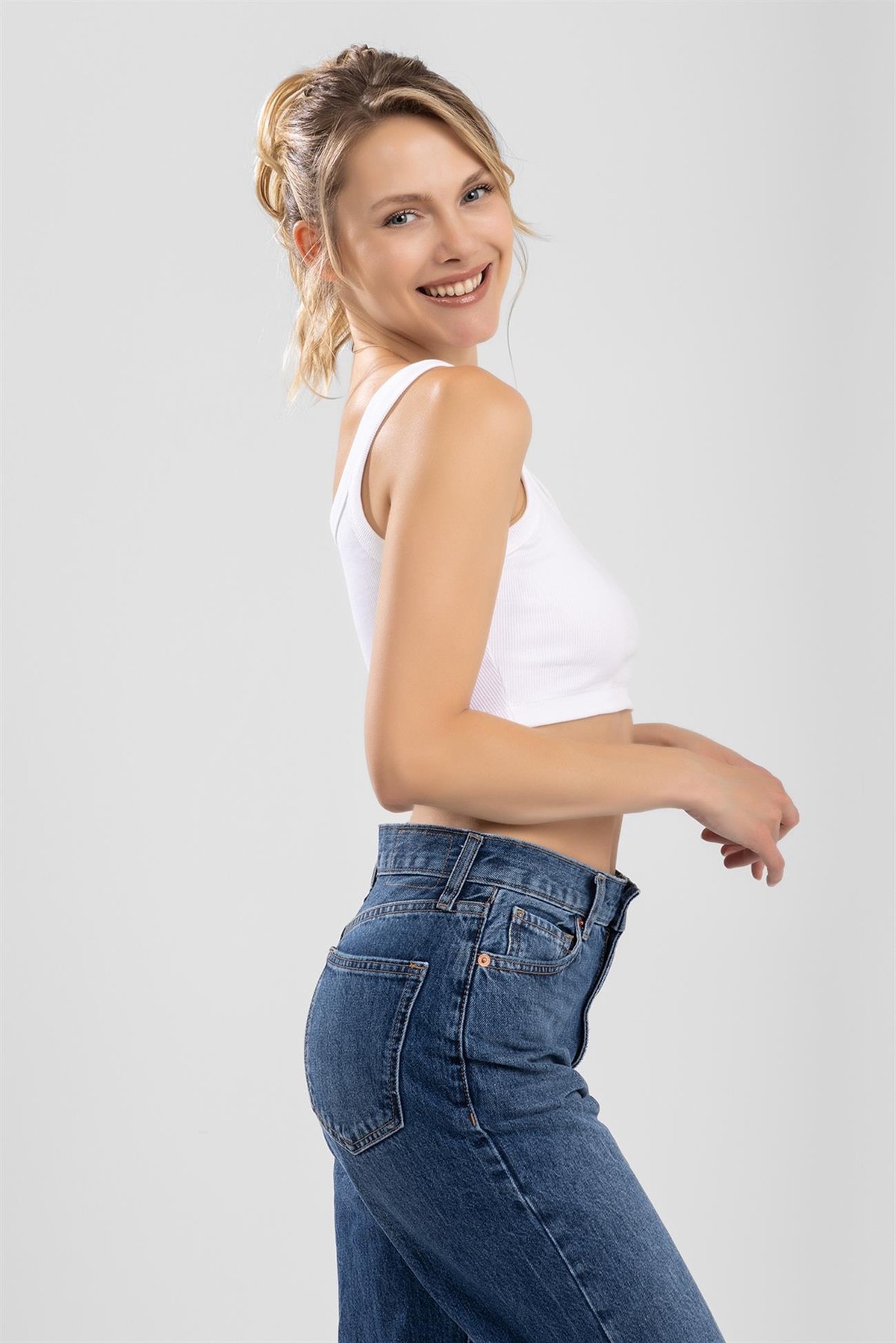 Kadın Oval Yaka Kalın Askılı Kaşkorse Crop Büstiyer Beyaz