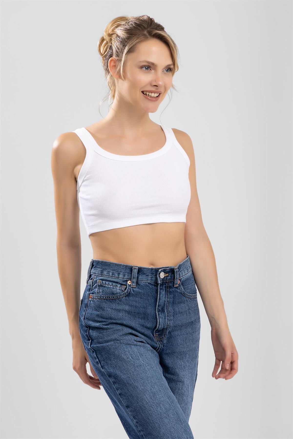 Kadın Oval Yaka Kalın Askılı Kaşkorse Crop Büstiyer Beyaz