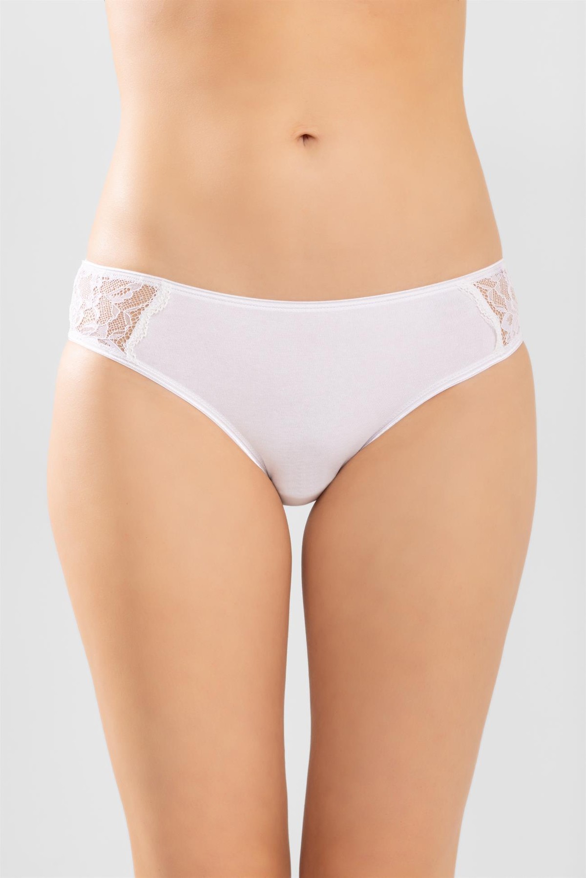 Kadın Pamuklu Bikini Kesim Dantelli Klasik Külot Beyaz
