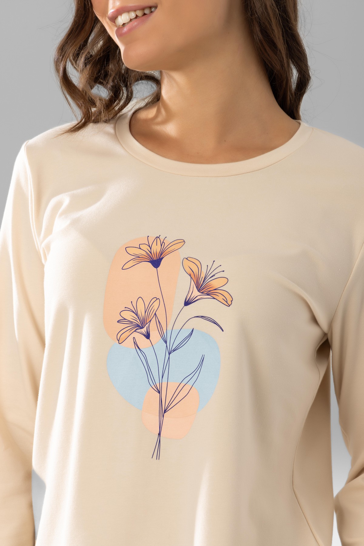 Kadın Pamuklu Bisiklet Yaka Çiçek Baskılı Uzun Kollu Pijama Takımı 9924 Krem