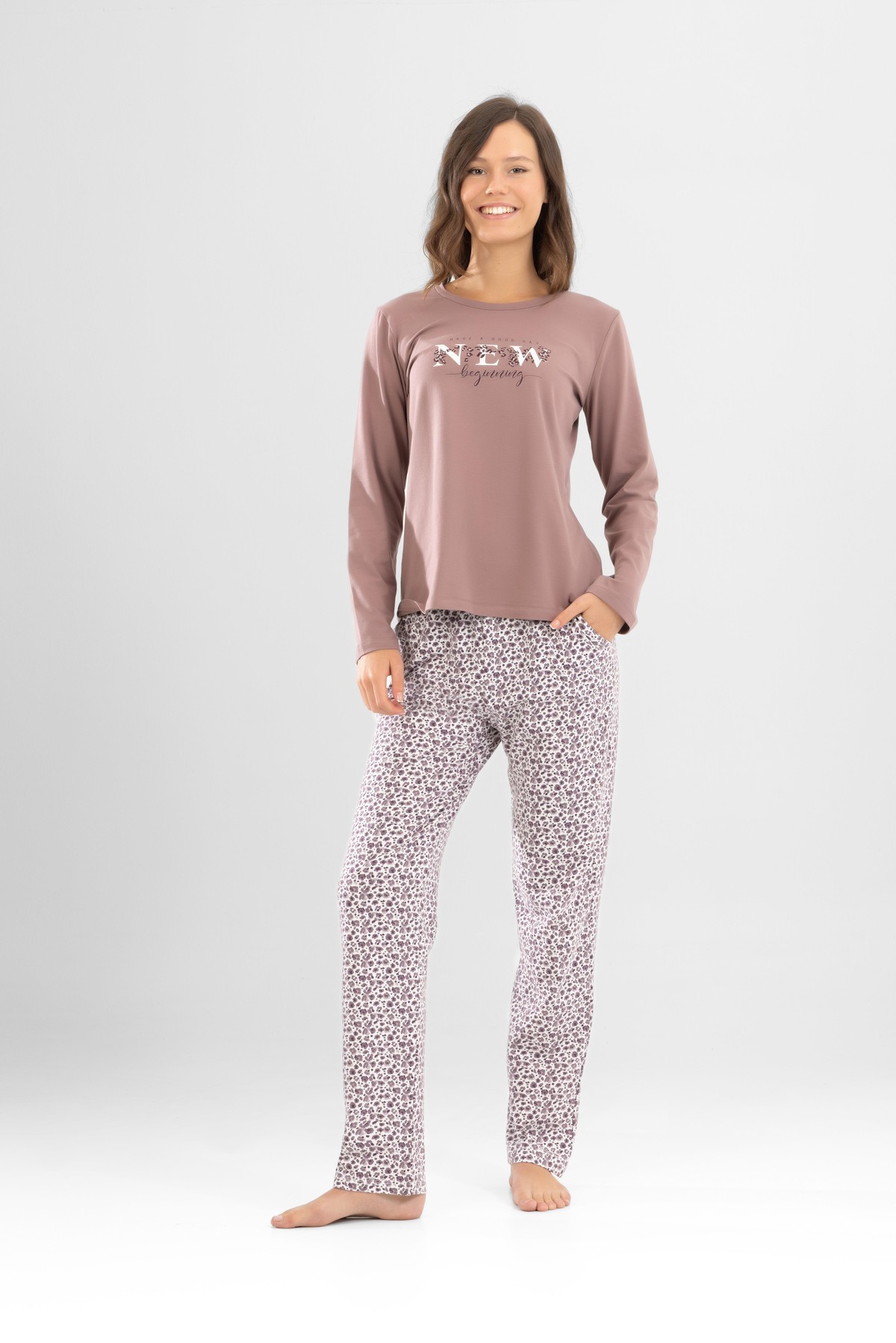 Kadın Pamuklu Bisiklet Yaka Yazı Baskılı Uzun Kollu Pijama Takımı 9925 Kahve