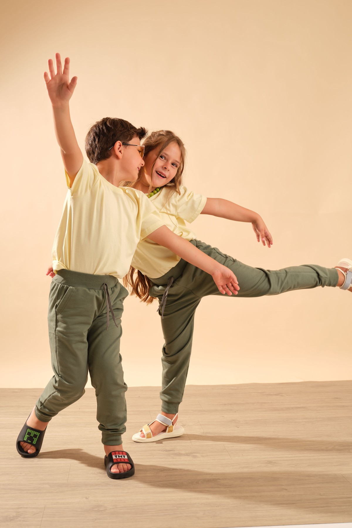Unisex Çocuk Beli Lastikli Cepli Pamuklu Jogger Eşofman Pantolon 9055 Yeşil