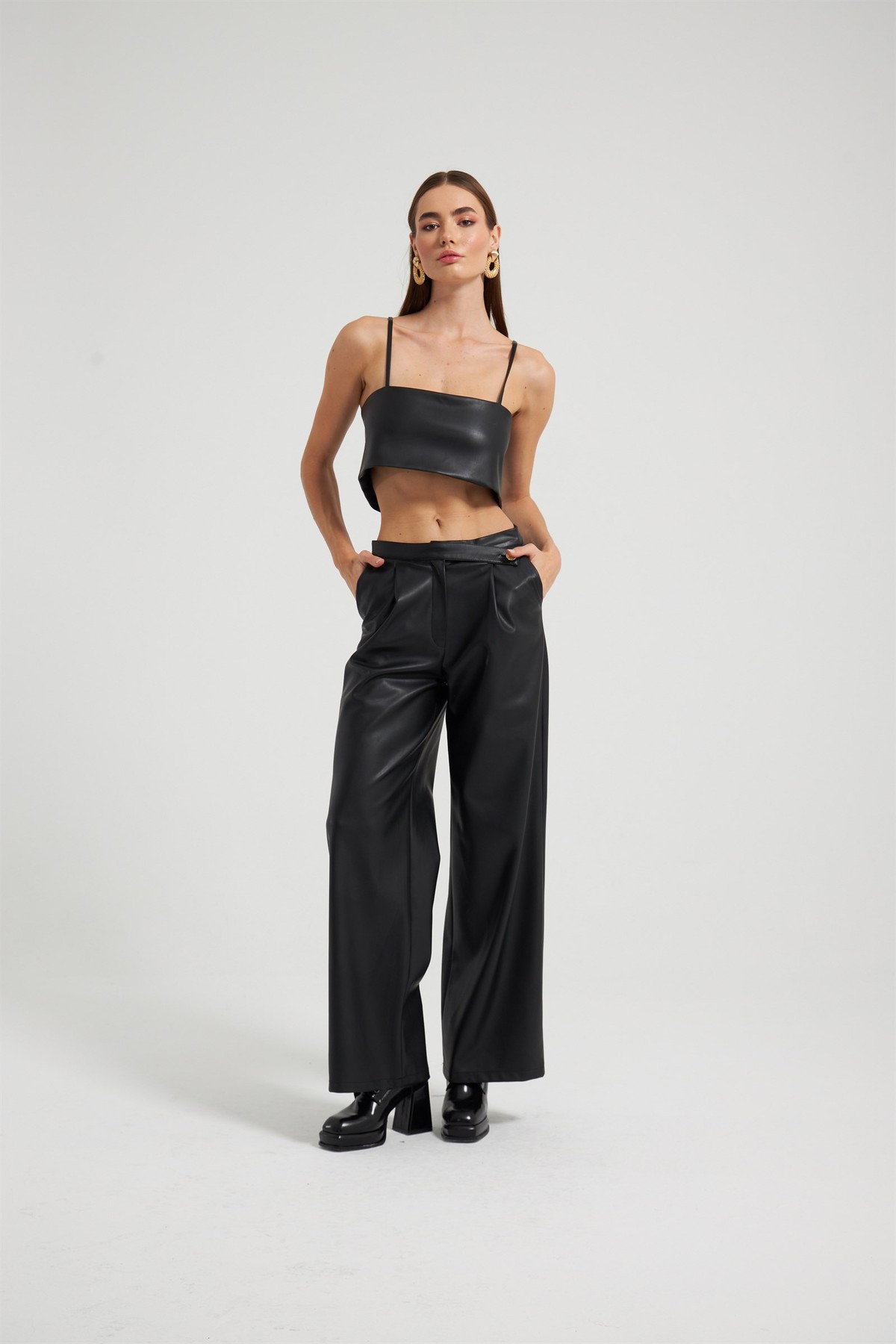 Askılı basic suni deri top Siyah