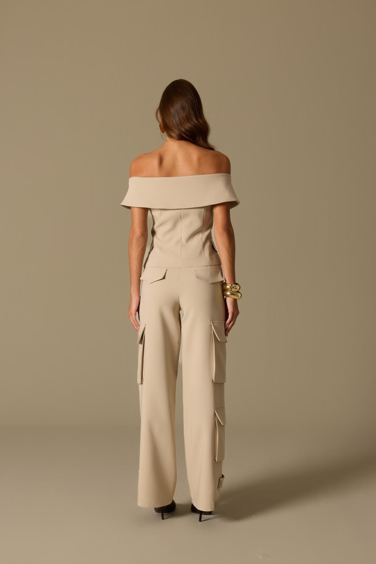 Iconic Carrie – Tailored Vest Beige