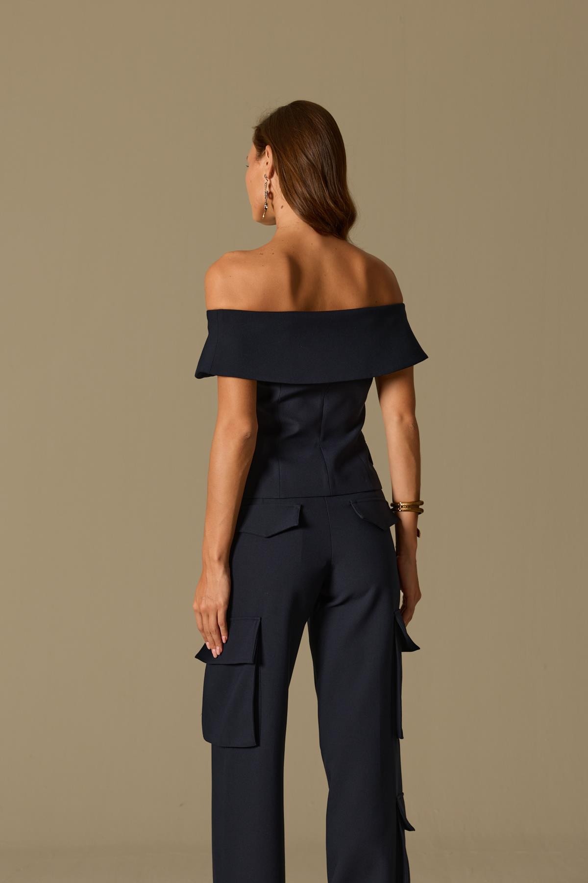 Iconic Carrie – Tailored Vest Dark Blue