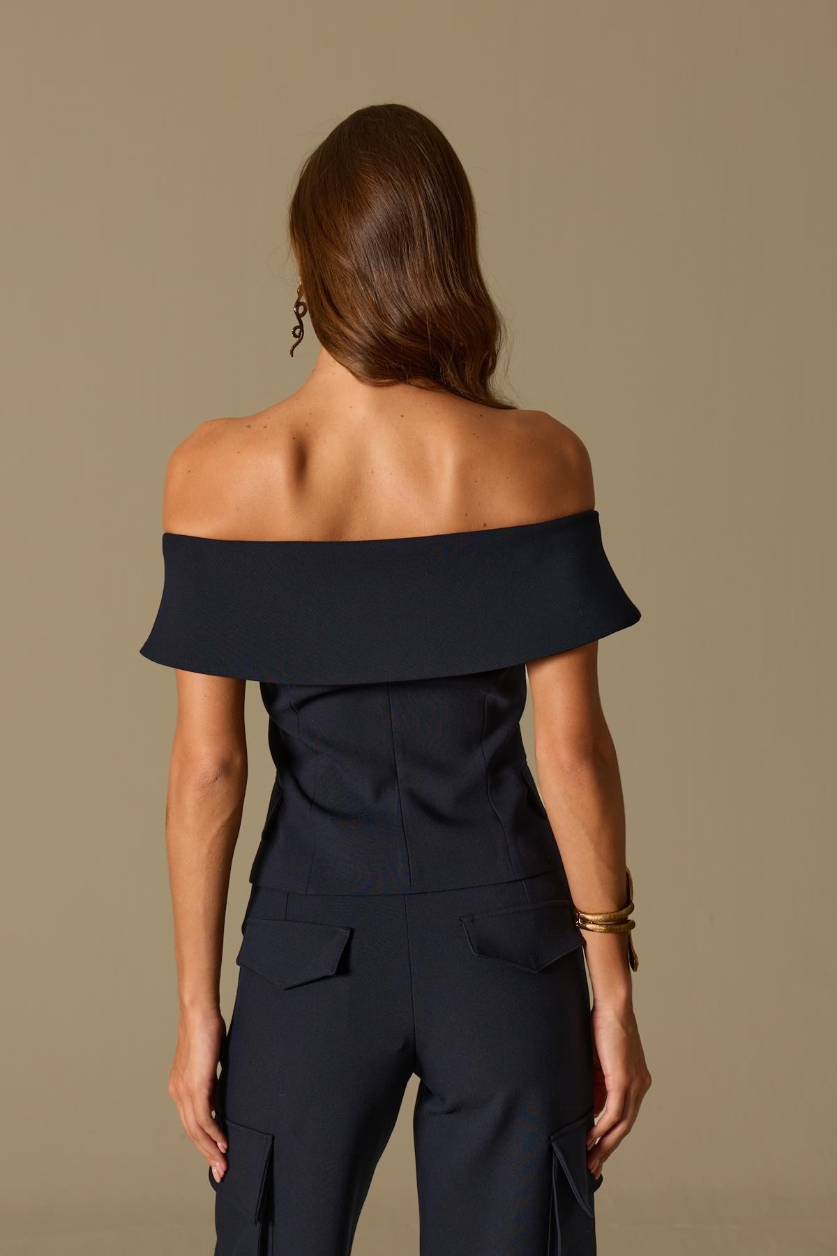 Iconic Carrie – Tailored Vest Dark Blue